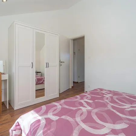 2 Bedroom Nice Apartment In Vela Luka Apartman *